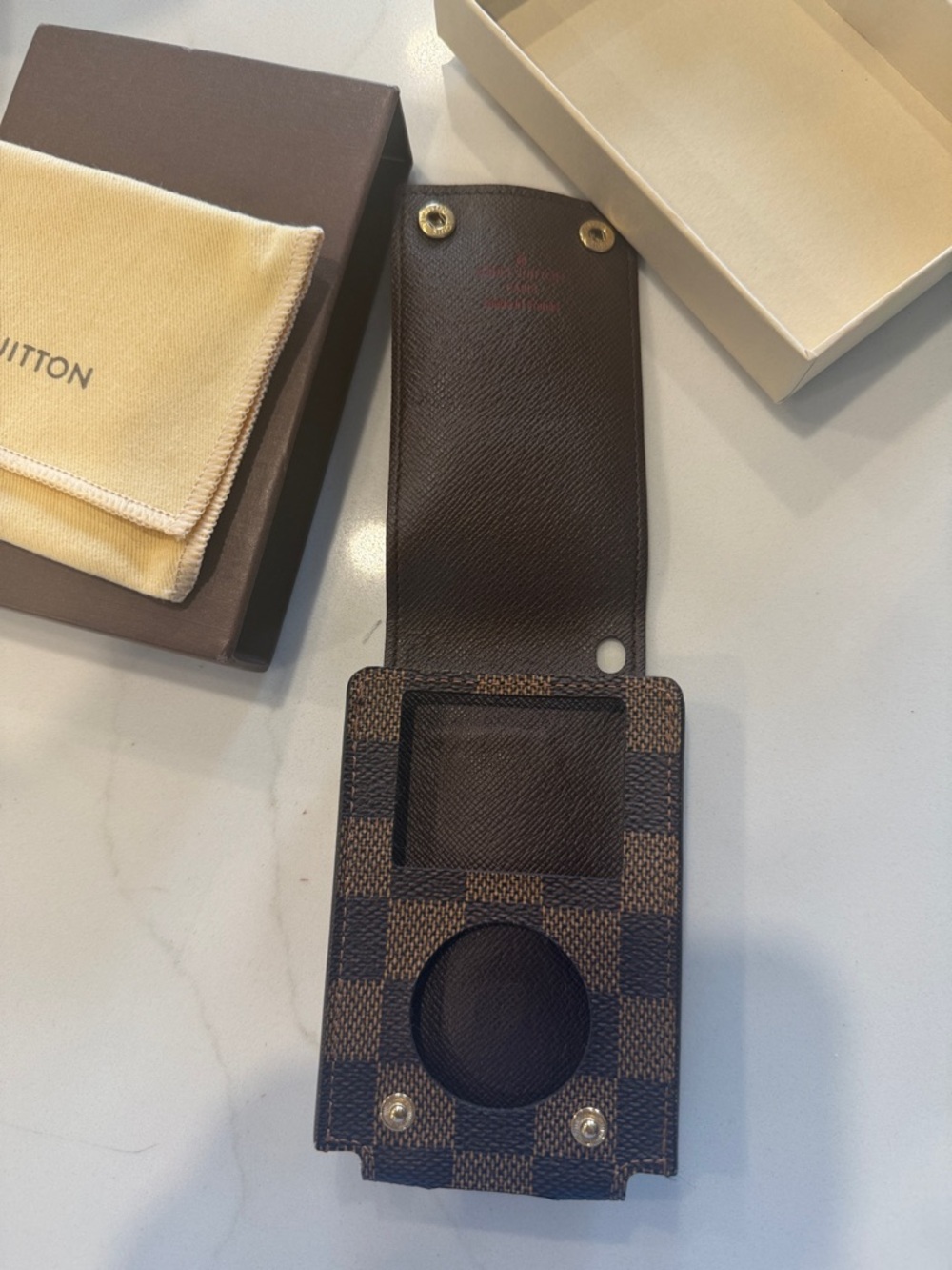 Louis Vuitton iPod case - Picture 2 of 3
